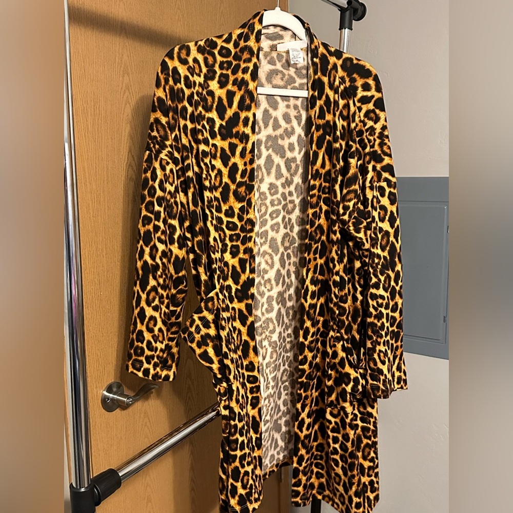 Cheetah Print Chic Soul Cover Up. Size 2X.